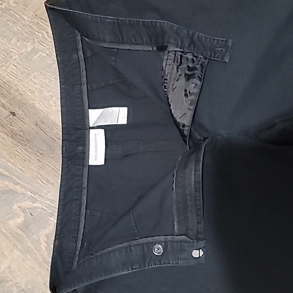 Gently Loved women's black dress pants by Liz Claiborne size 12 pleaded - Picture 5 of 6